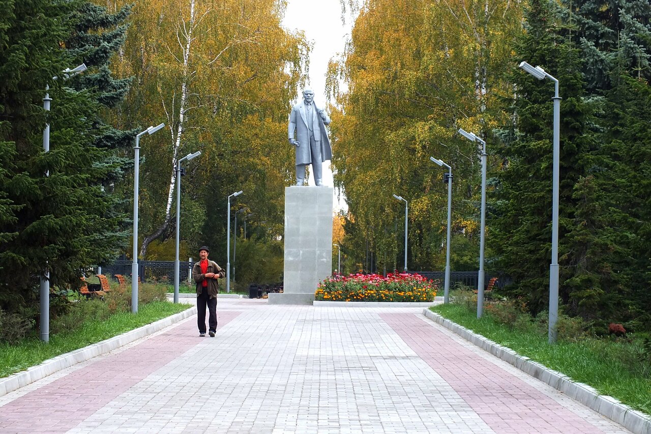 Памятник летчикам белоречанам