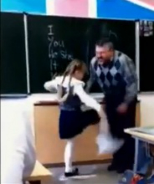 Учитель жестко трахнул свою ученицу после уроков
