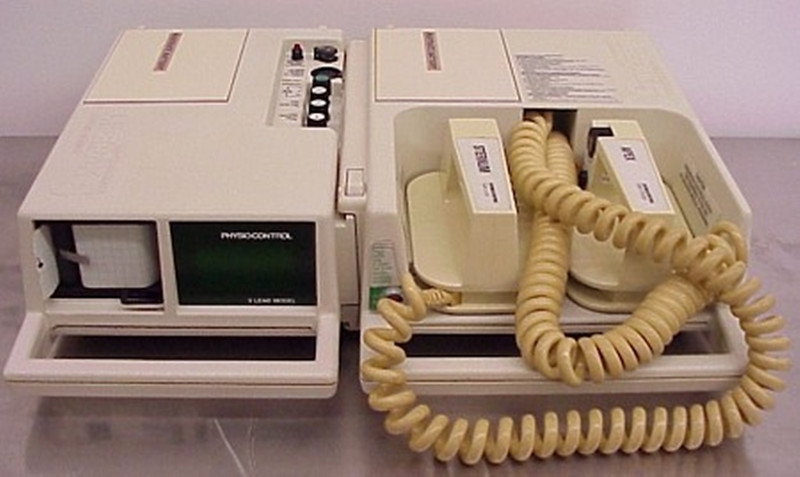 The evolution of the Defibrillator at emaze Presentation