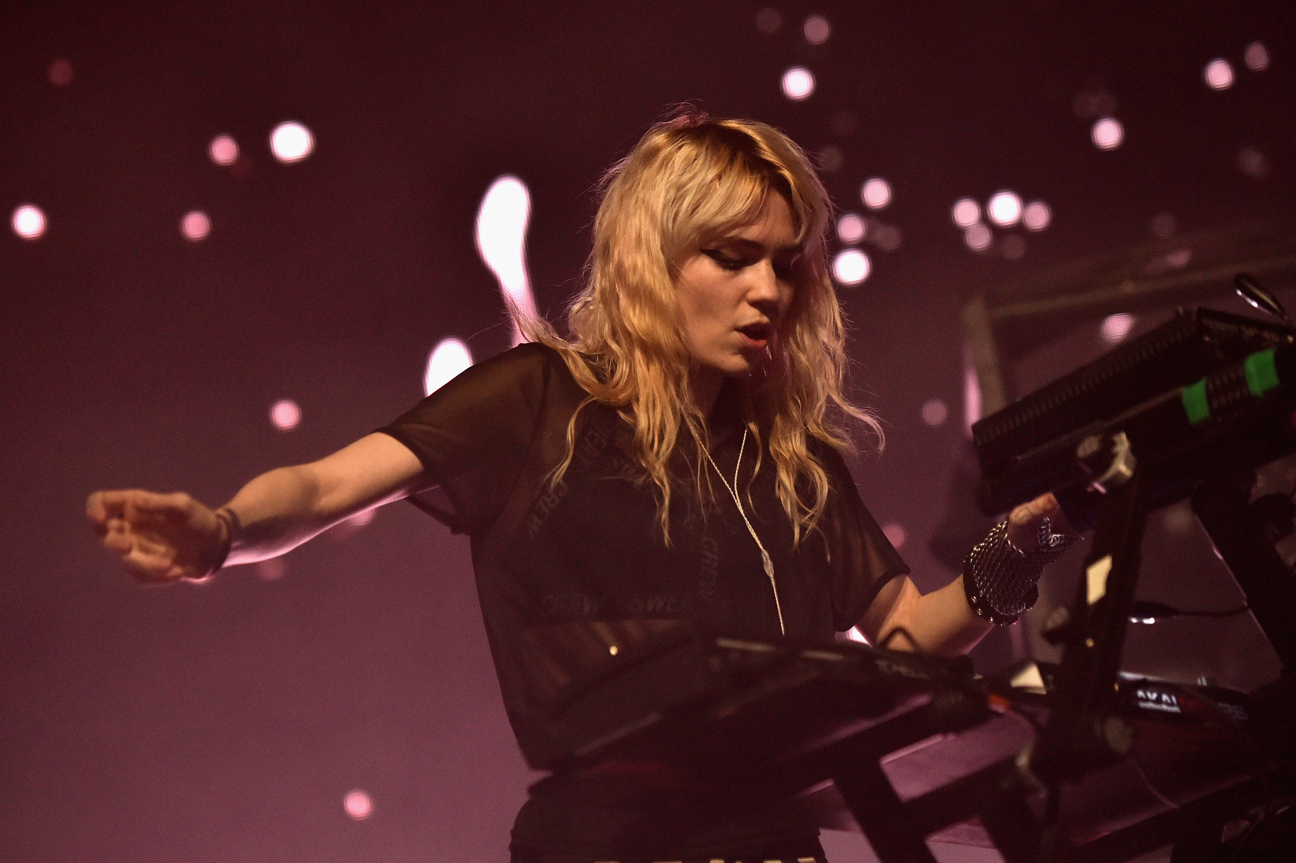 Граймс певица слушать. Grimes певица. Grimes Coachella. Граймс певица фото. Граймс певица альбомы.