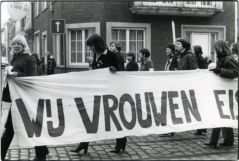 Sociale en culturele ontwikkelingen on emaze