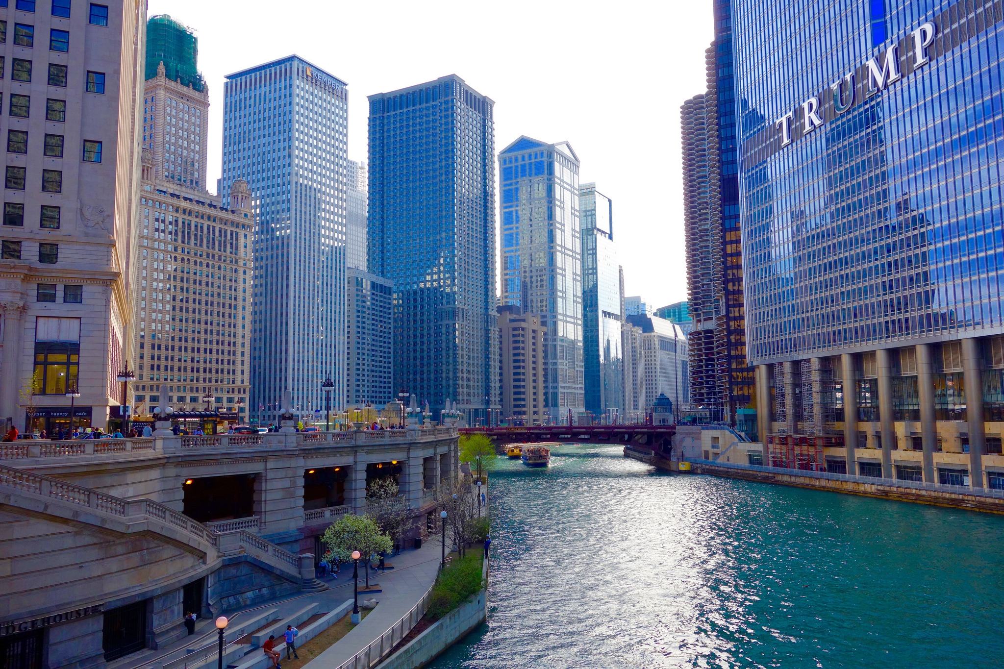 America life. Чикаго (Иллинойс) башня Трампа. River Beach Tower Chicago, Illinois.