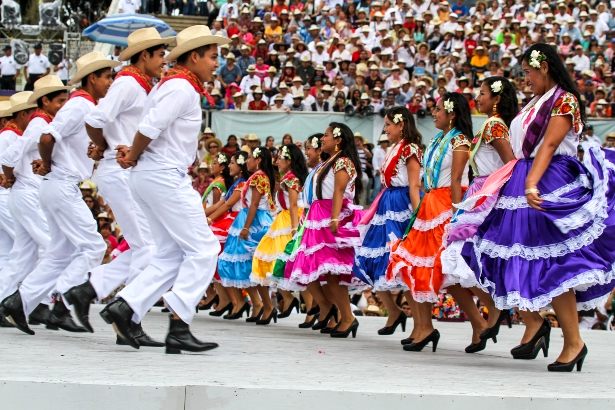 Индейцы аймара в южной америке. Традиции латиноамериканской цивилизации. Латиноамериканская цивилизация современная. Испанцы. Южные испанцы.