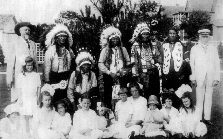 black hawkBorn in at emaze Presentation