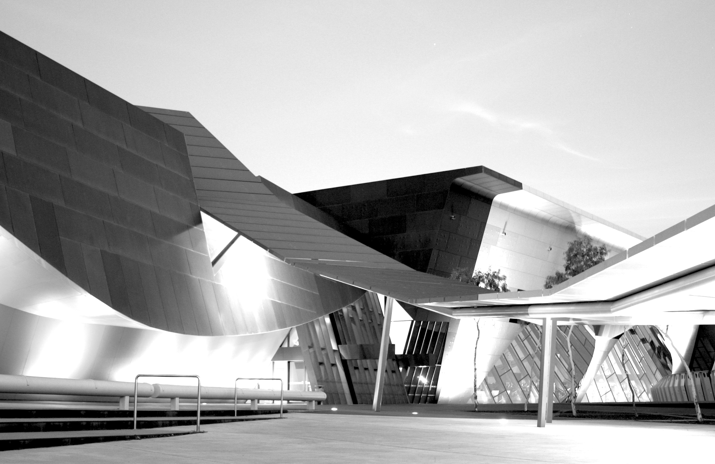 THE IMAGE BUILDING at emaze Presentation