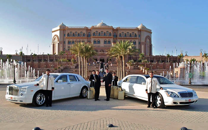 Абу даби выйти в город. Emirates Palace в Абу-Даби. Майбах шейха ОАЭ. Lexus lx570 шейхи Дубаи Абу Даби. Вилла шейха в Дубае.