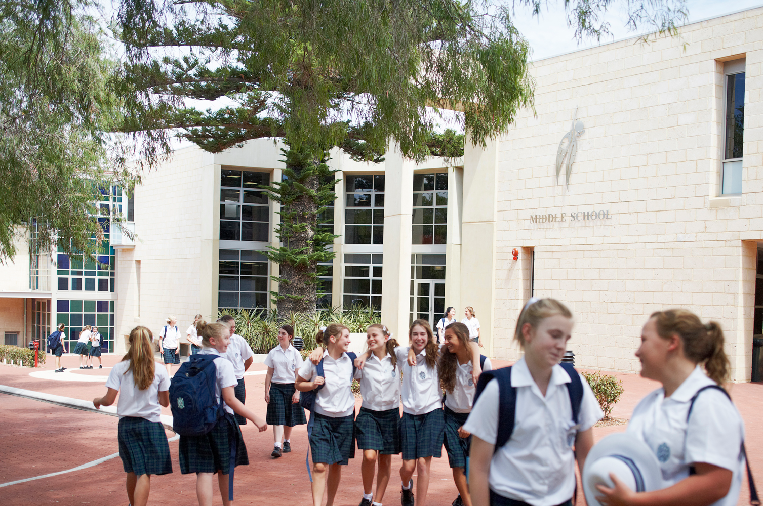 Schools in australia. Старшая школа в Австралии. Средняя школа вавтралии. Государственные школы в Австралии. Австралийские школьники.