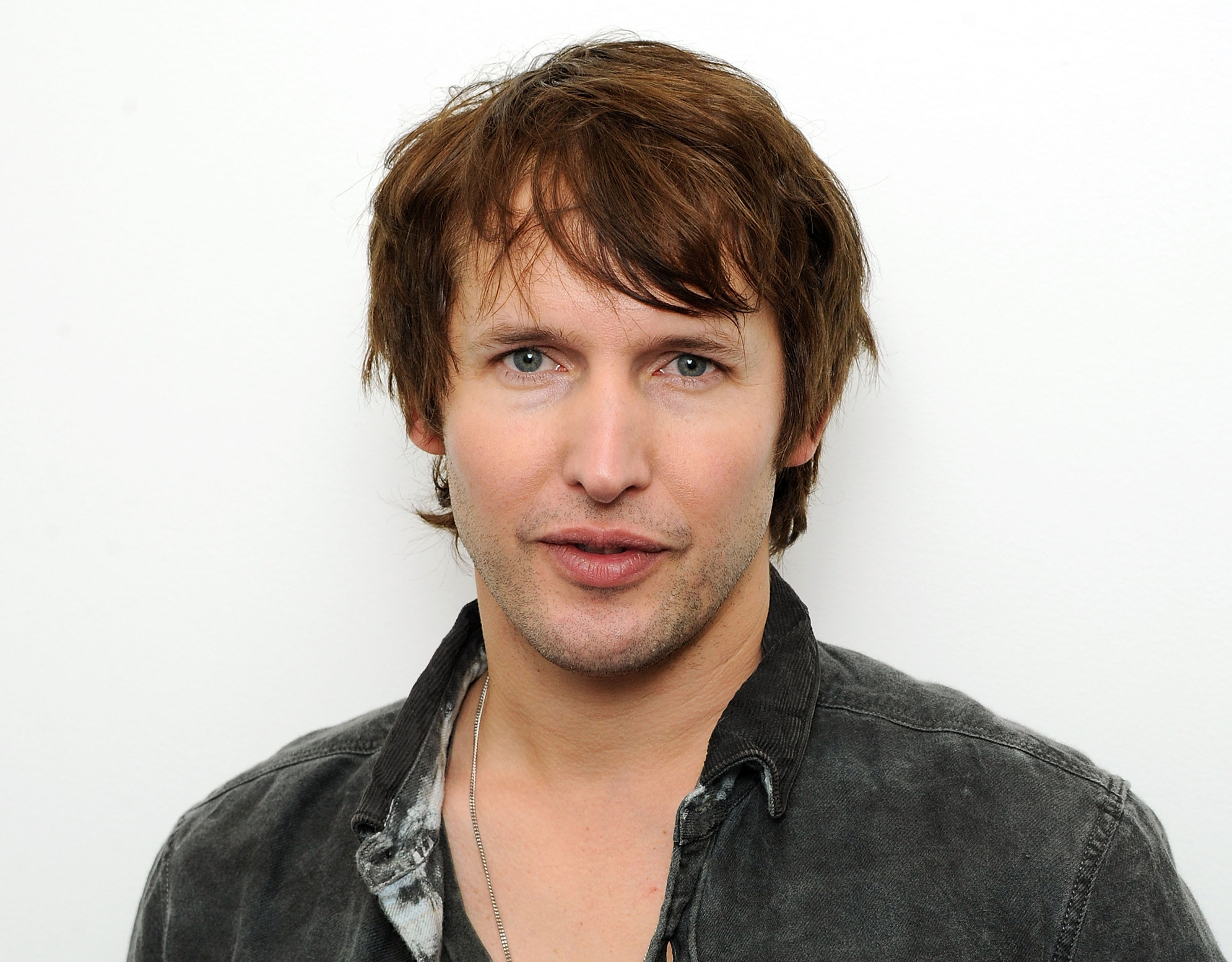 Биография знаменитостей. James Blunt. James Blunt 2021. Певец Джеймс Блант. James Blunt фото.