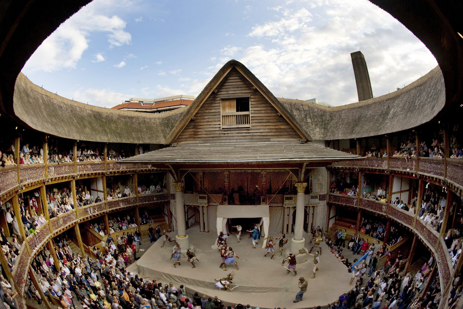 This place is built. Шекспировский «Глобус» (Shakespeare's Globe). Театр Глобус Шекспира в Лондоне. Глоуб театр в Лондоне. Уильям Шекспир театр Глобус.