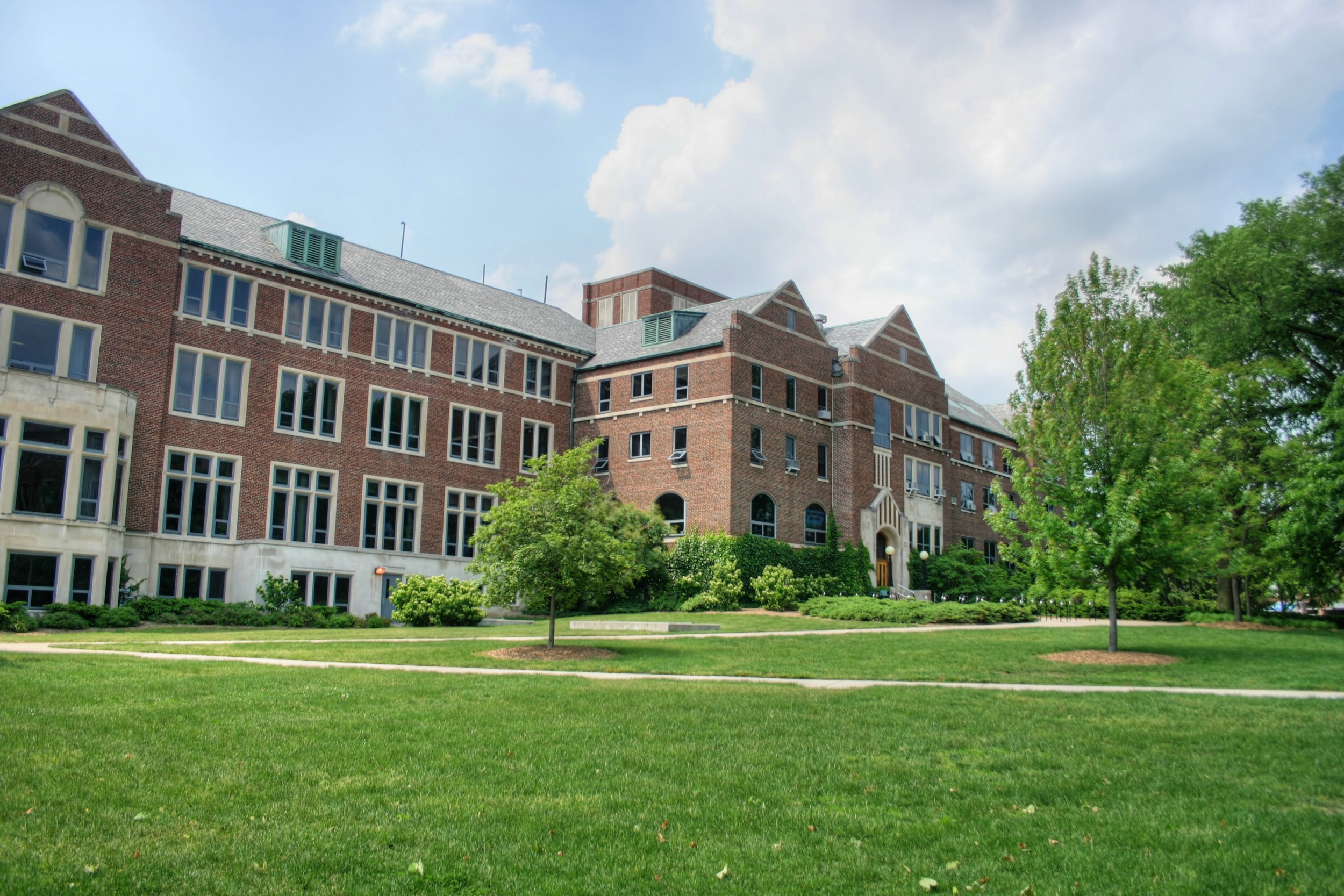 College at emaze Presentation