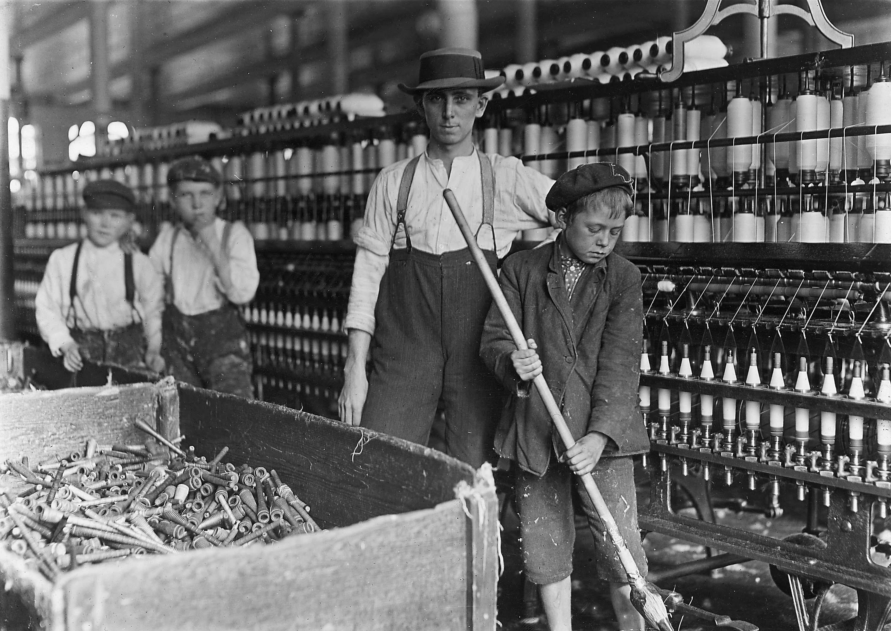 child-labor-industrial-revolution-at-emaze-presentation