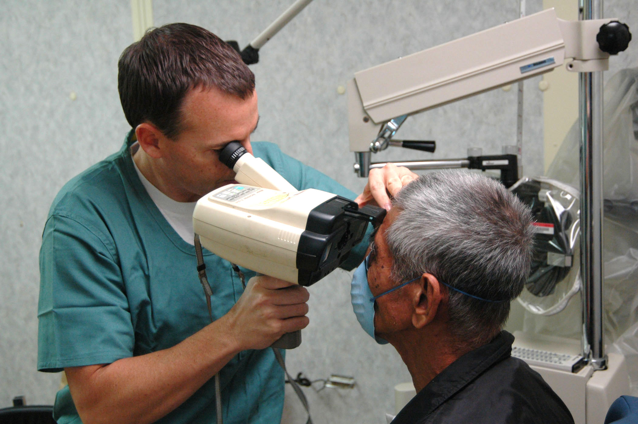 Новгород операция катаракта. Катаракта диагностика. Катаракта методы исследования. Обследование зрения. Методы выявления катаракты.