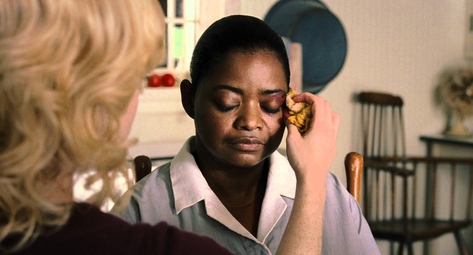 Watch the help. Прислуга 2011. The help Minny. Octavia Spencer the help. Фильм прислуга пирог.