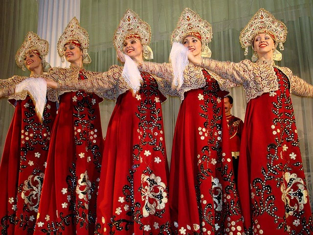 tRADITIONAL COSTUMES at emaze Presentation