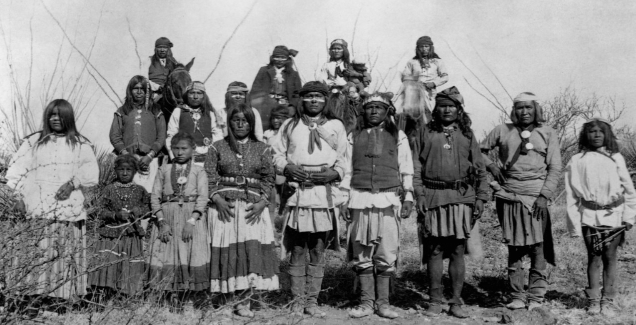 The White Mountain Apache Tribe at emaze Presentation