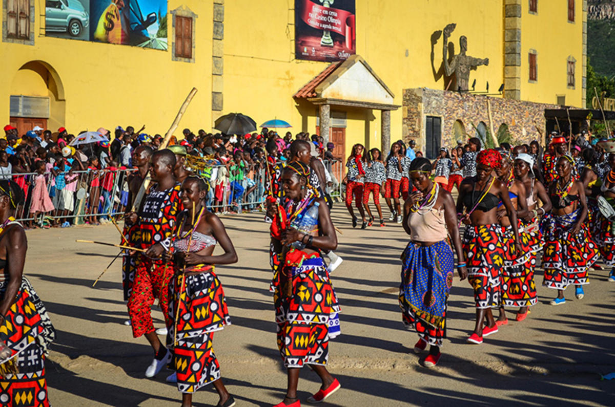 Ангола Африка Луанда танцы. ЮАР Ангола. Народы Анголы. Культура народов Африки. Культура конго