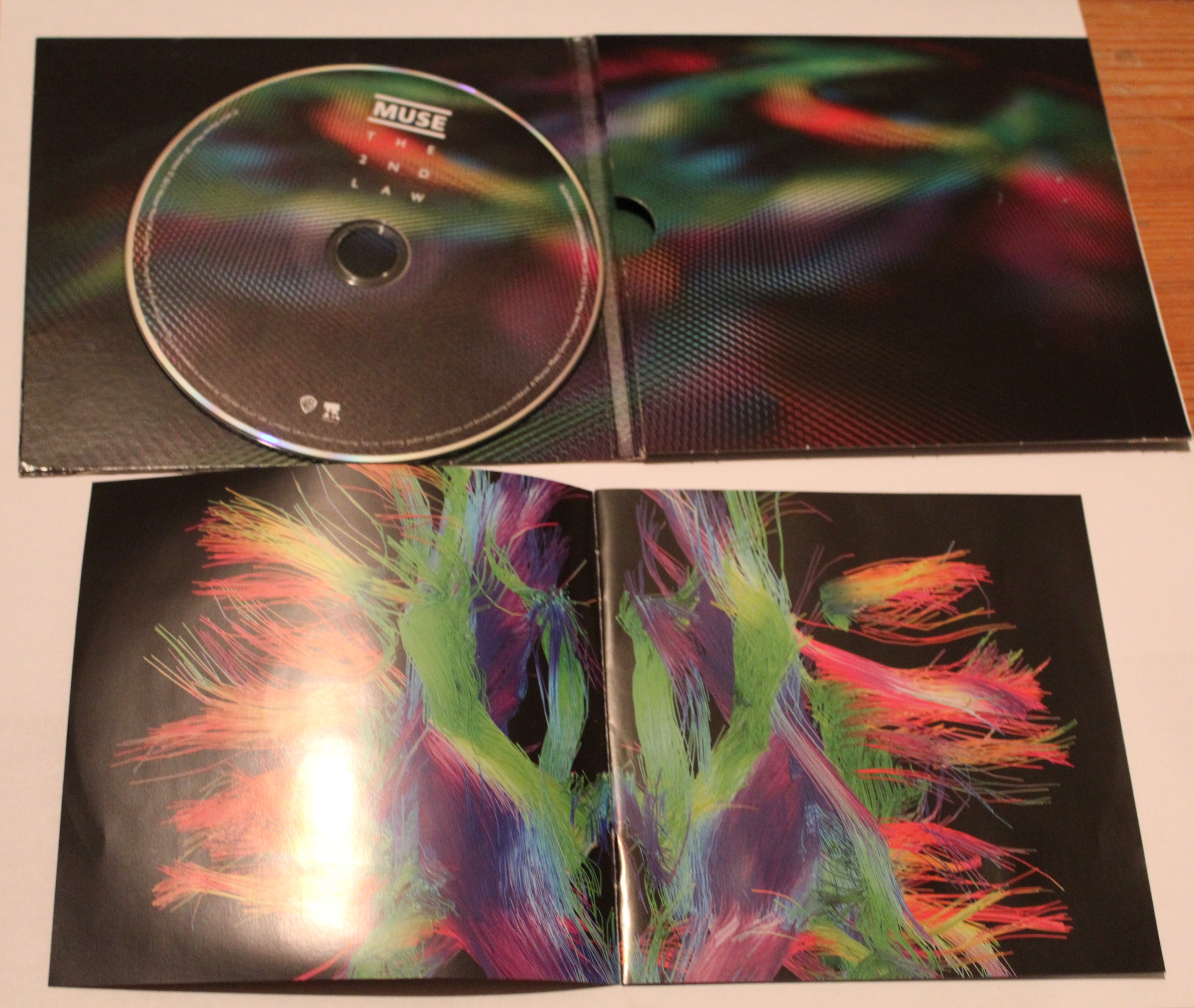 Digipak analysis at emaze Presentation