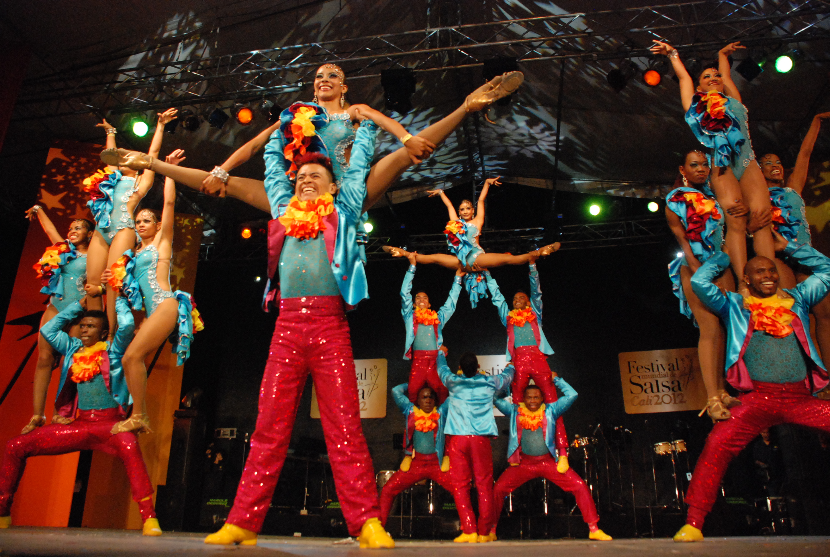 Шоу 19. Колумбия сальса. Фестиваль сальсы. Колумбия сальса город. Columbian Dance show.