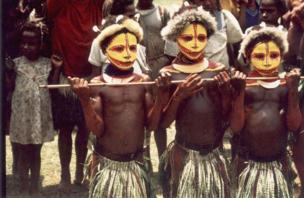 Huli Tribes on emaze