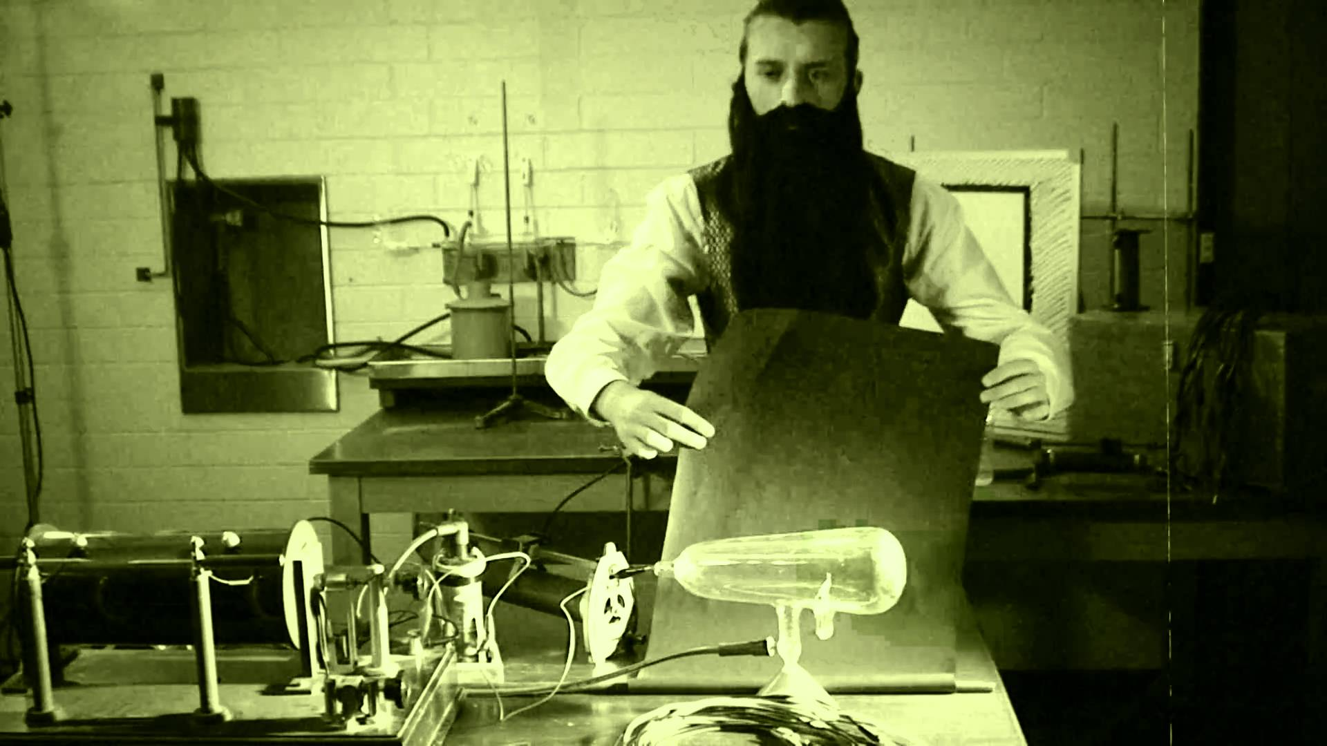 Invented experiment. Вильям Конрад рентген. Вильгельм рентген рентгеновские лучи. Вильгельм рентген опыт. Вильгельм Конрад рентген (1845 – 1923).