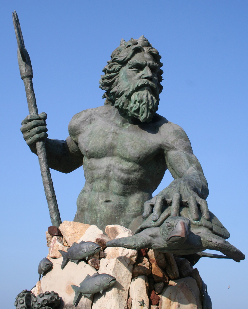 Римский нептун. Посейдон Бог древней Греции. Статуя Нептун Посейдон. Посейдон Бог статуя. Посейдон богиня древней Греции.