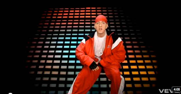 Just lose it эминем. Эминем just lose it. Eminem в костюме. Эминем в костюме пирата.