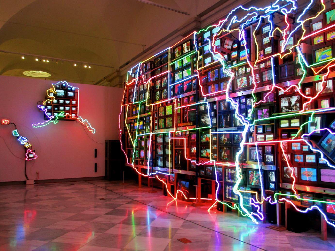 Electronic superhighway at emaze Presentation