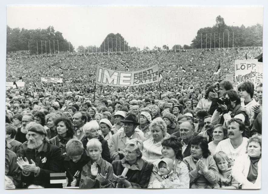 Литва революция. Литва январь 1991. Вильнюс 1991 год. Литва 1988. Митинги литва 1991.