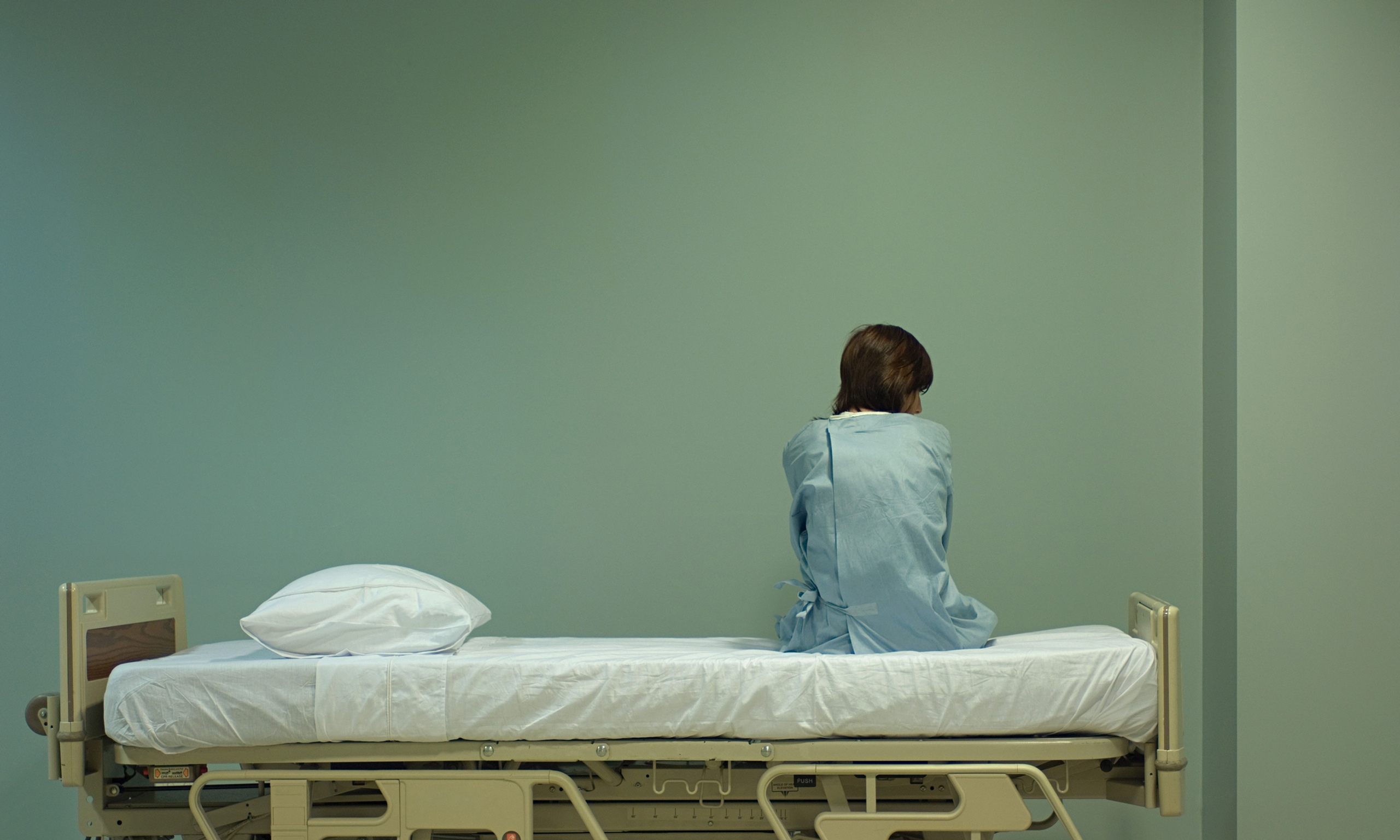 I don t hospitals. Hospital Bed. Пациенты с биполярным расстройством фото. Утка возле кровать больница.