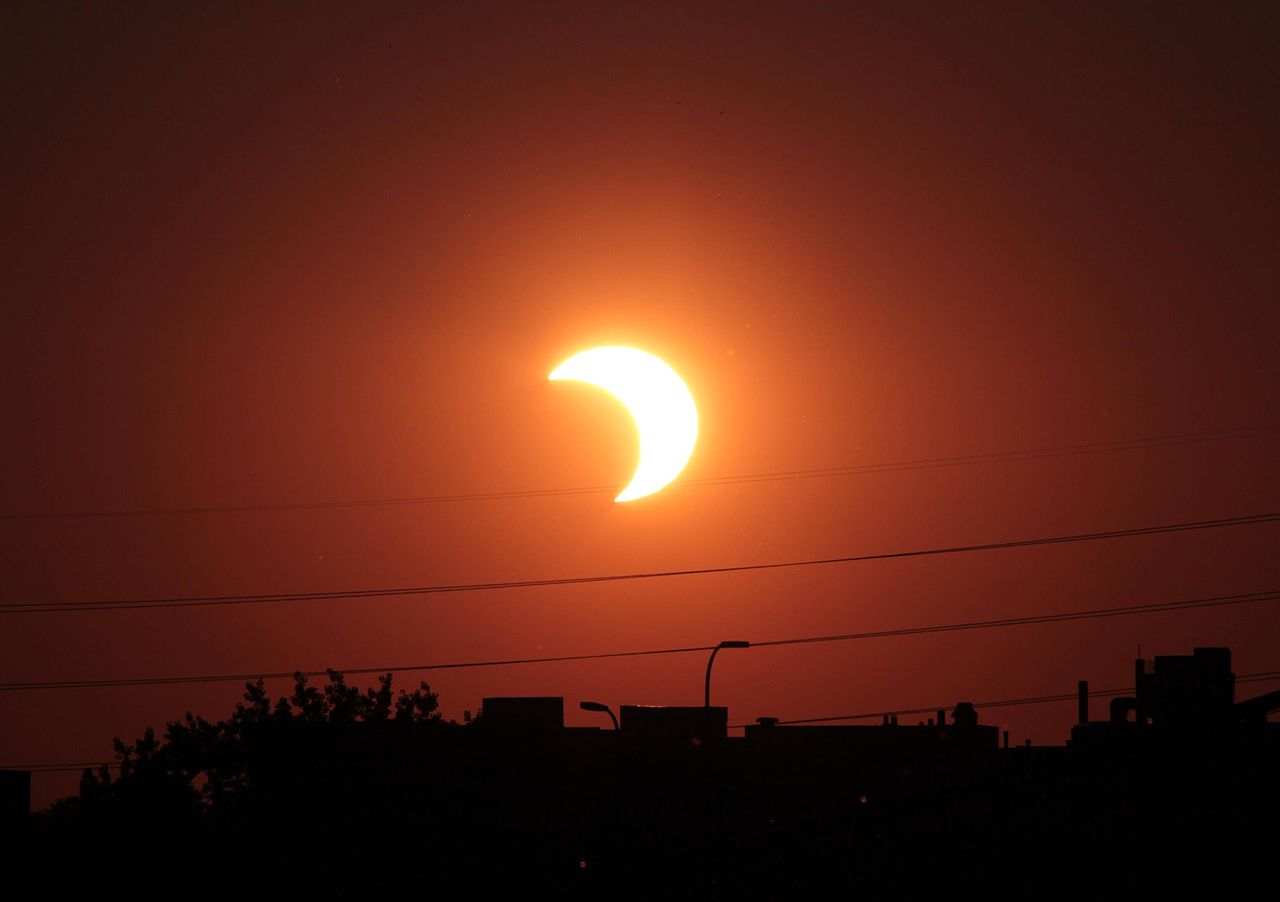 solar-eclipses-on-emaze