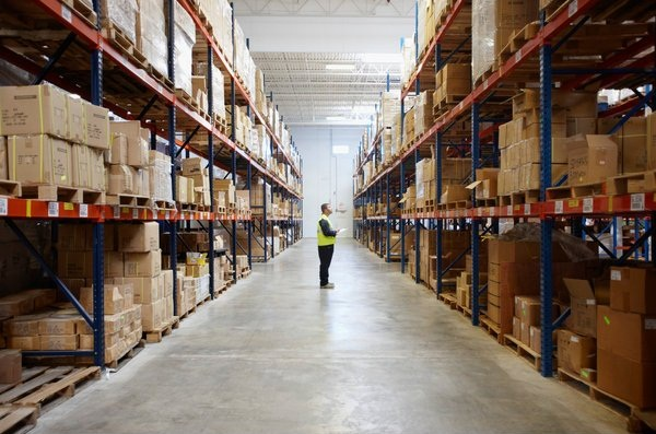 4.1 Funciones del Almacén - Administracion de Operaciones I