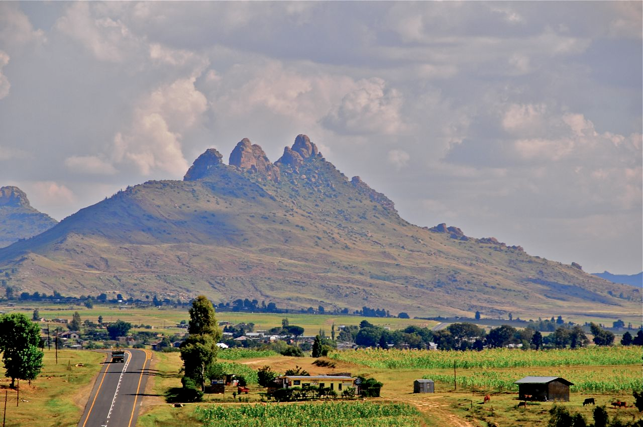 Cap city of lesotho. Лесото Масеру. Климат Лесото. Королевство Лесото. Лесото территория.