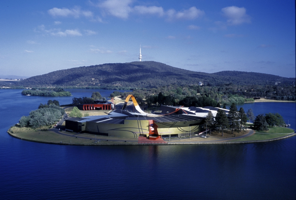 Canberra at emaze Presentation