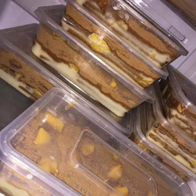 Hi I'm Chelsea! — made mango float / ref cake with friends the other...