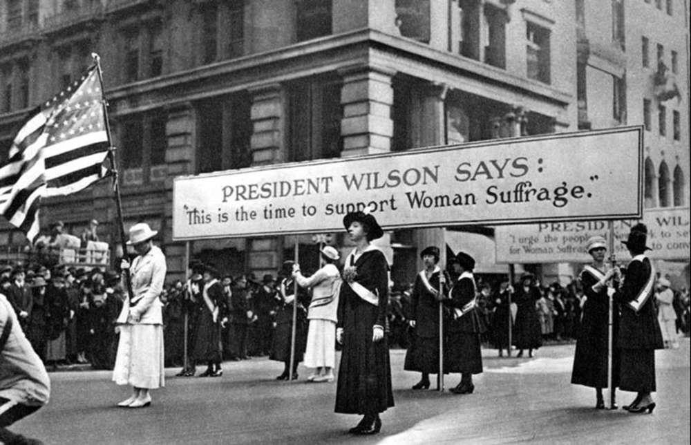 the views beliefs and actions of the social elite in 1920s america Roaring 1920's (1918-1929) actions-pardoned debs it blamed the liberal views of modernists for causing a decline in morals. the views beliefs and actions of the social elite in 1920s america Roaring 1920's (1918-1929) actions-pardoned debs it blamed the liberal views of modernists for causing a decline in morals.
