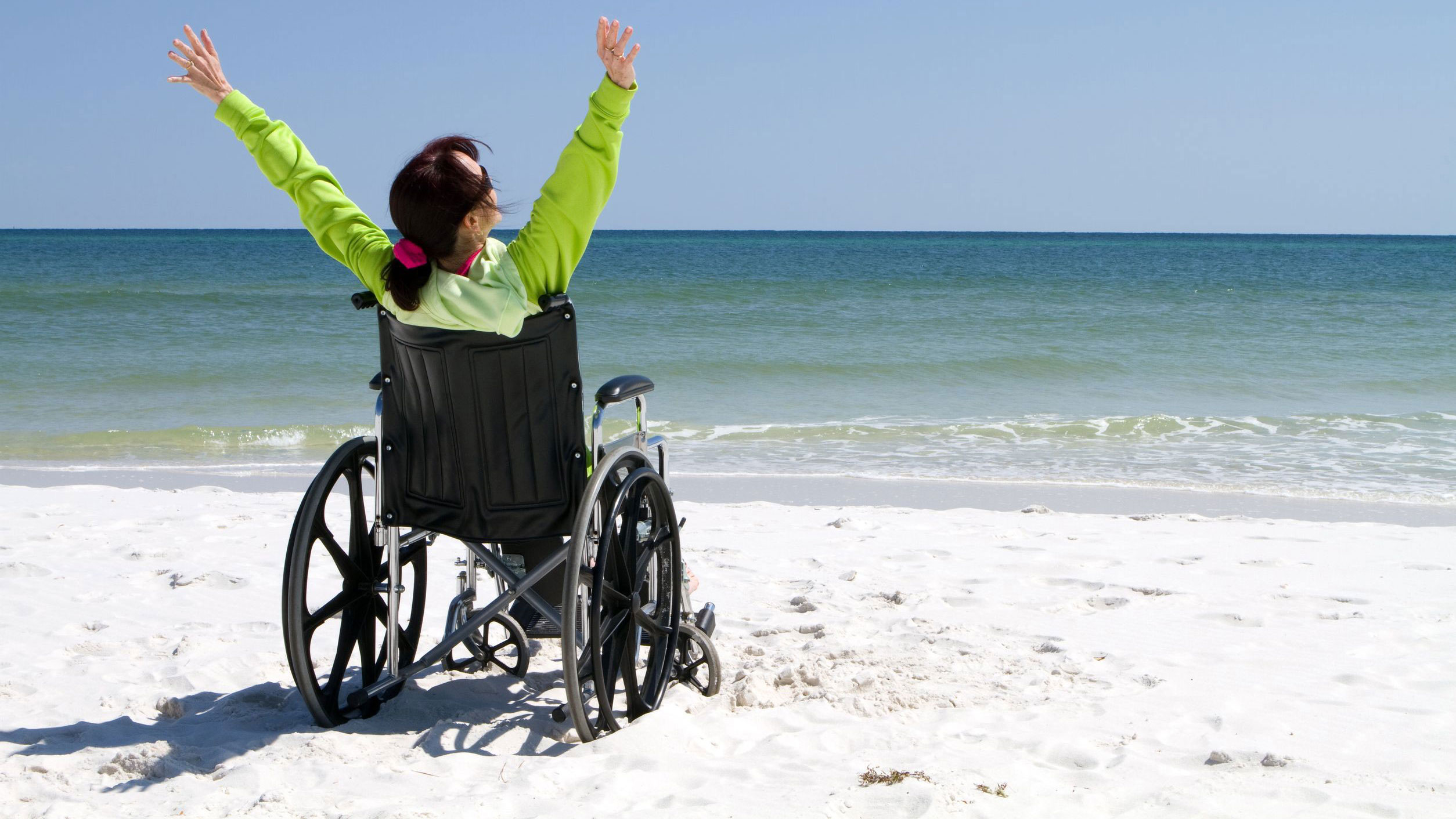 Люди с ограниченными возможностями примеры. Инвалиды. Человек в инвалидной коляске. Коляска для инвалидов. Люди сограничеными возможностями.