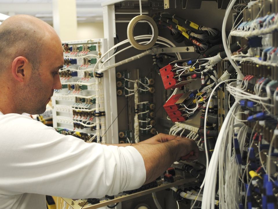 Engineering Technician at emaze Presentation