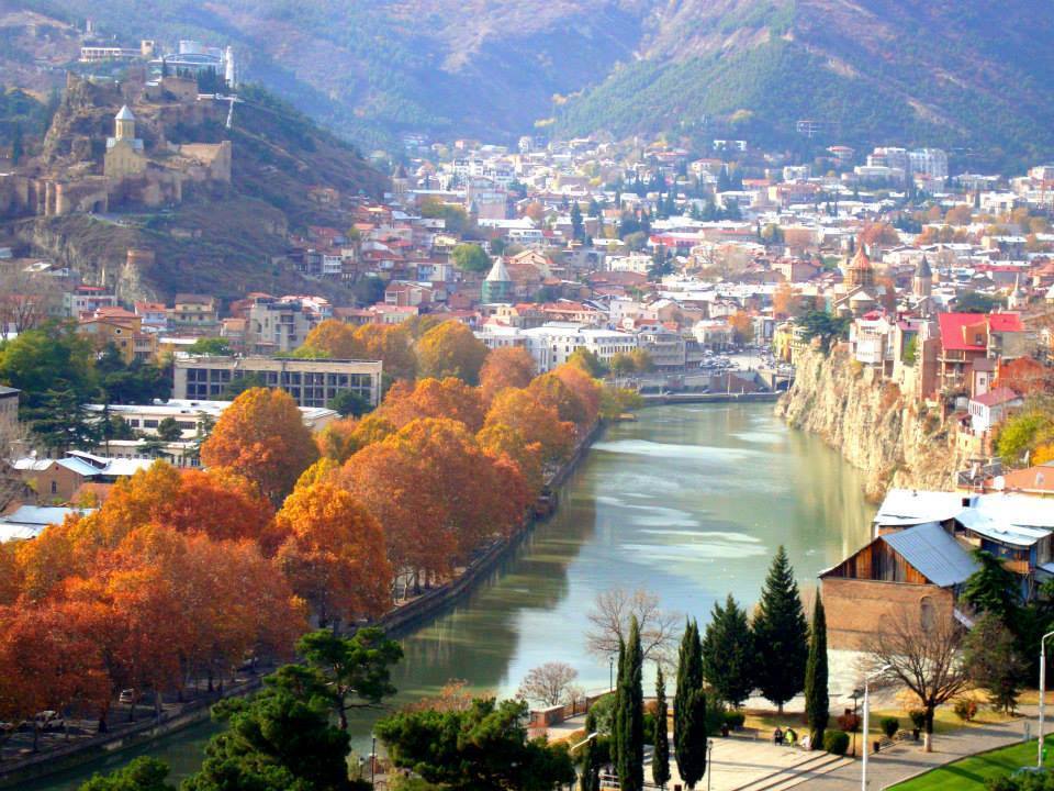 Tbilisi texili. Тбилиси осенью. Грузия Тбилиси. Осень в Тбилиси. Грузия Тбилиси осень.