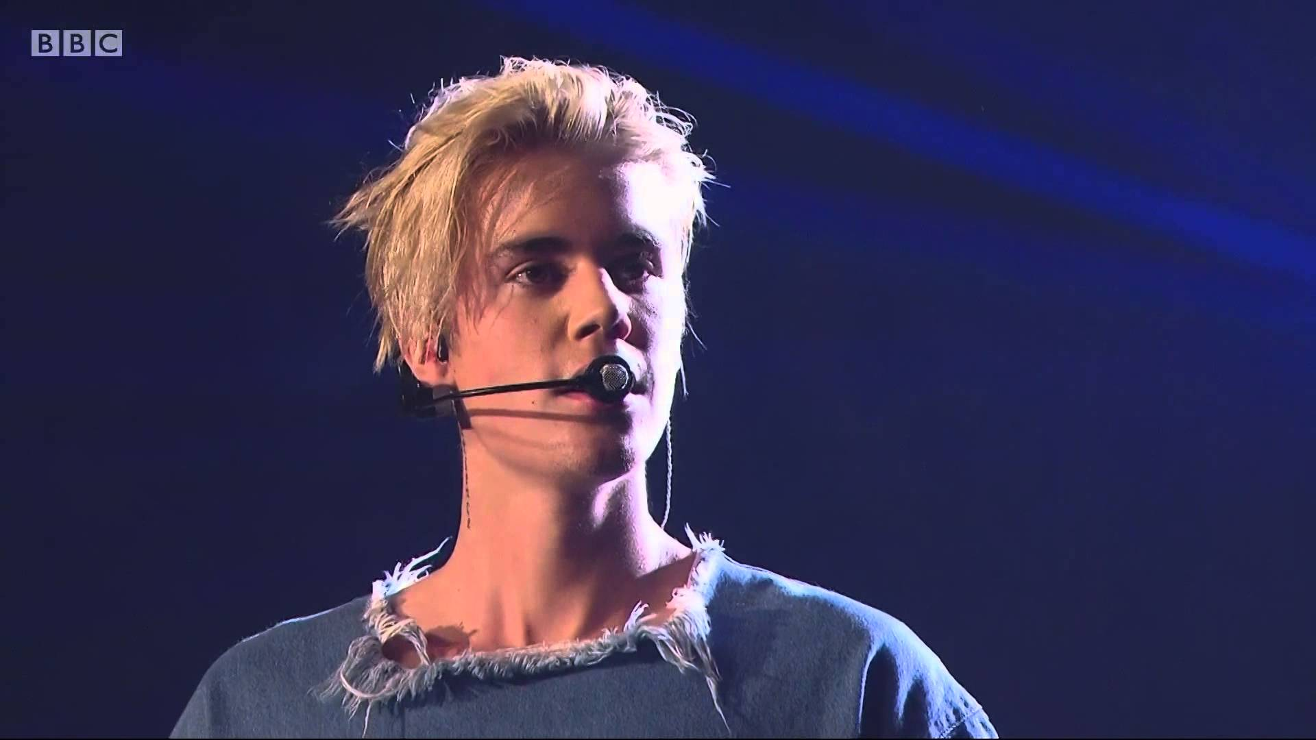 Вот ду ю сей песня. Justin Bieber Performance 2015. Justin Bieber 2015 what do you mean Live. Justin Bieber BBMA 2015 Performance. Justin Bieber 2015 bbc Radio 1s teen