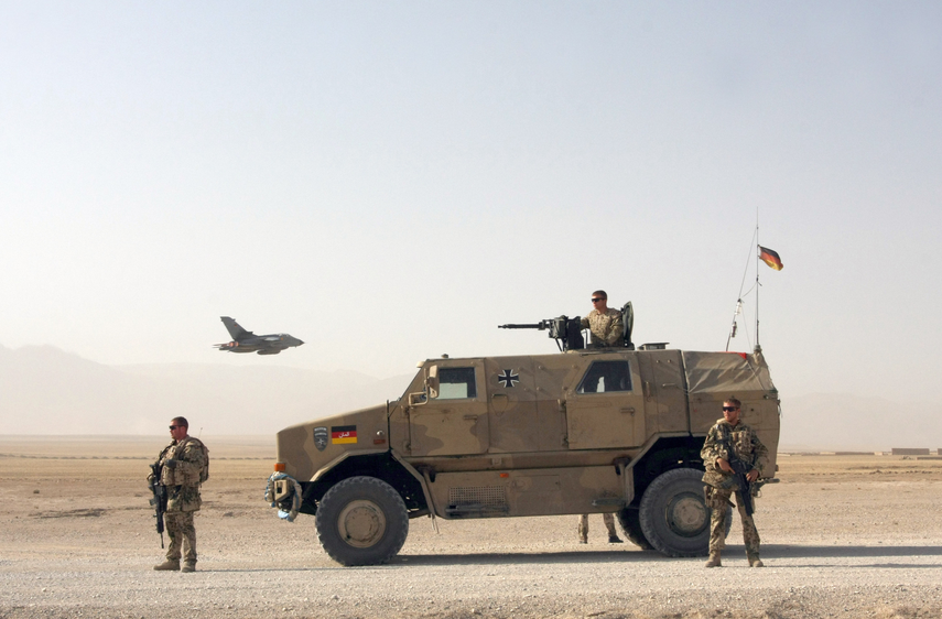 Polizei und Militär on emaze