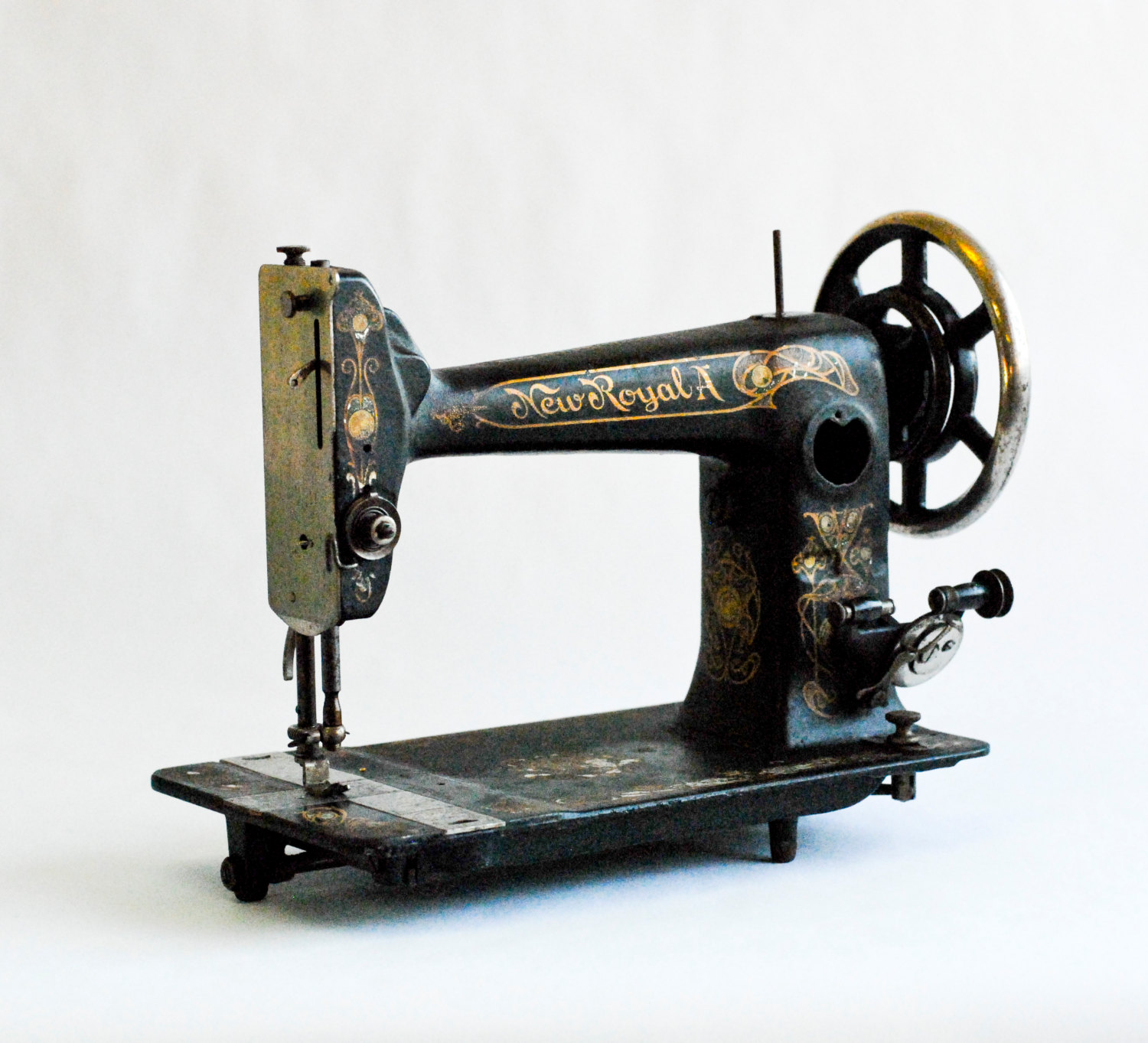 Французские швейные машинки. Швейная машинка manufactury Sewing Machines. Швейные машинки 8070cd4hl. Швейная машинка 298 Сингер. Швейная машинка Nothmann.