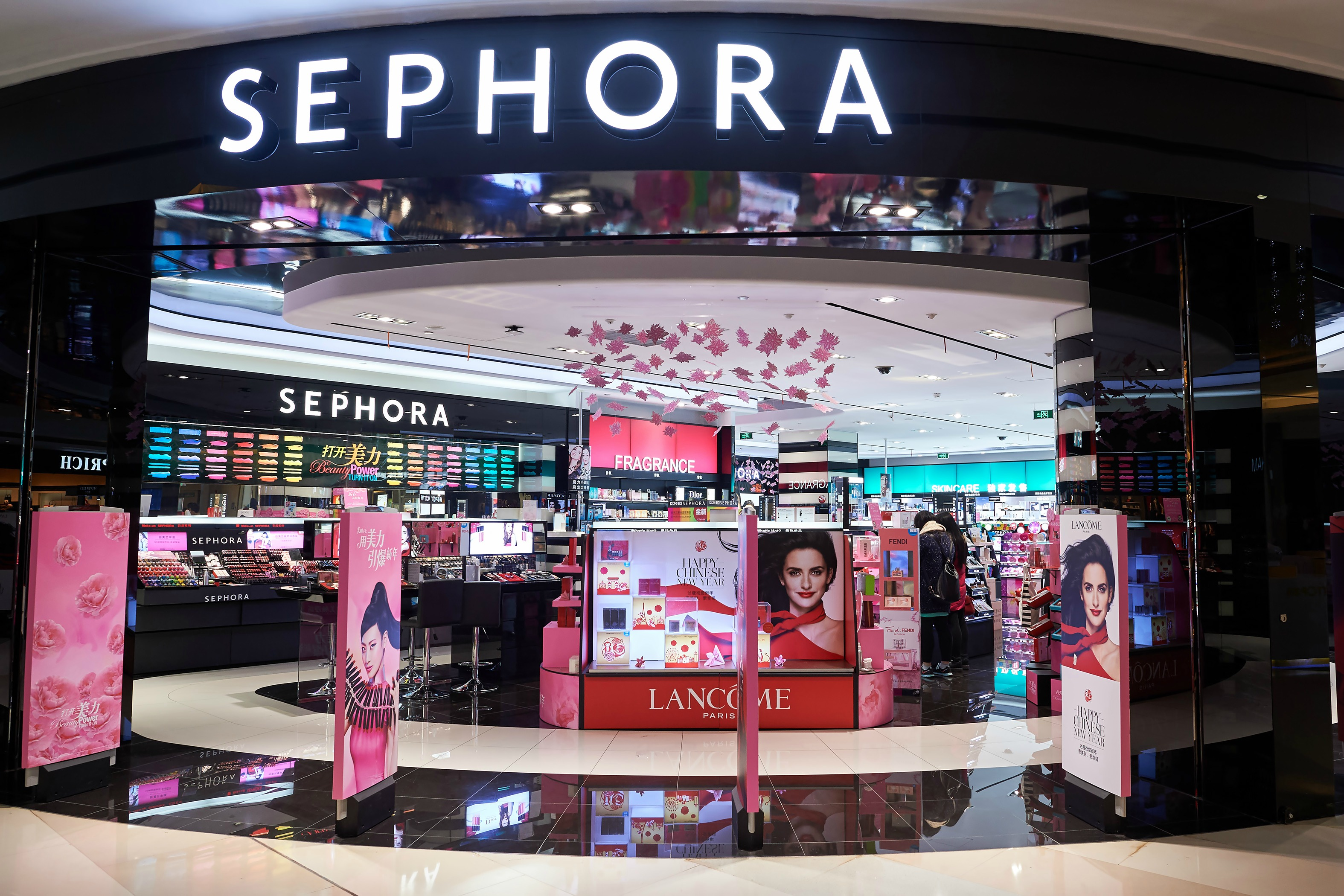 Сефора стамбул. Сефора магазин. Иль де БОТЭ сефора. Sephora Китай. Sephora Turkey.