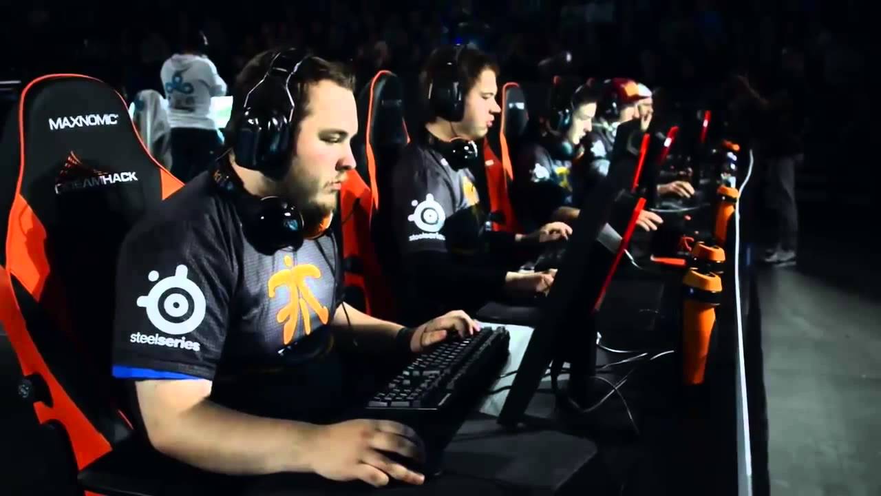 E-Sport at emaze Presentation