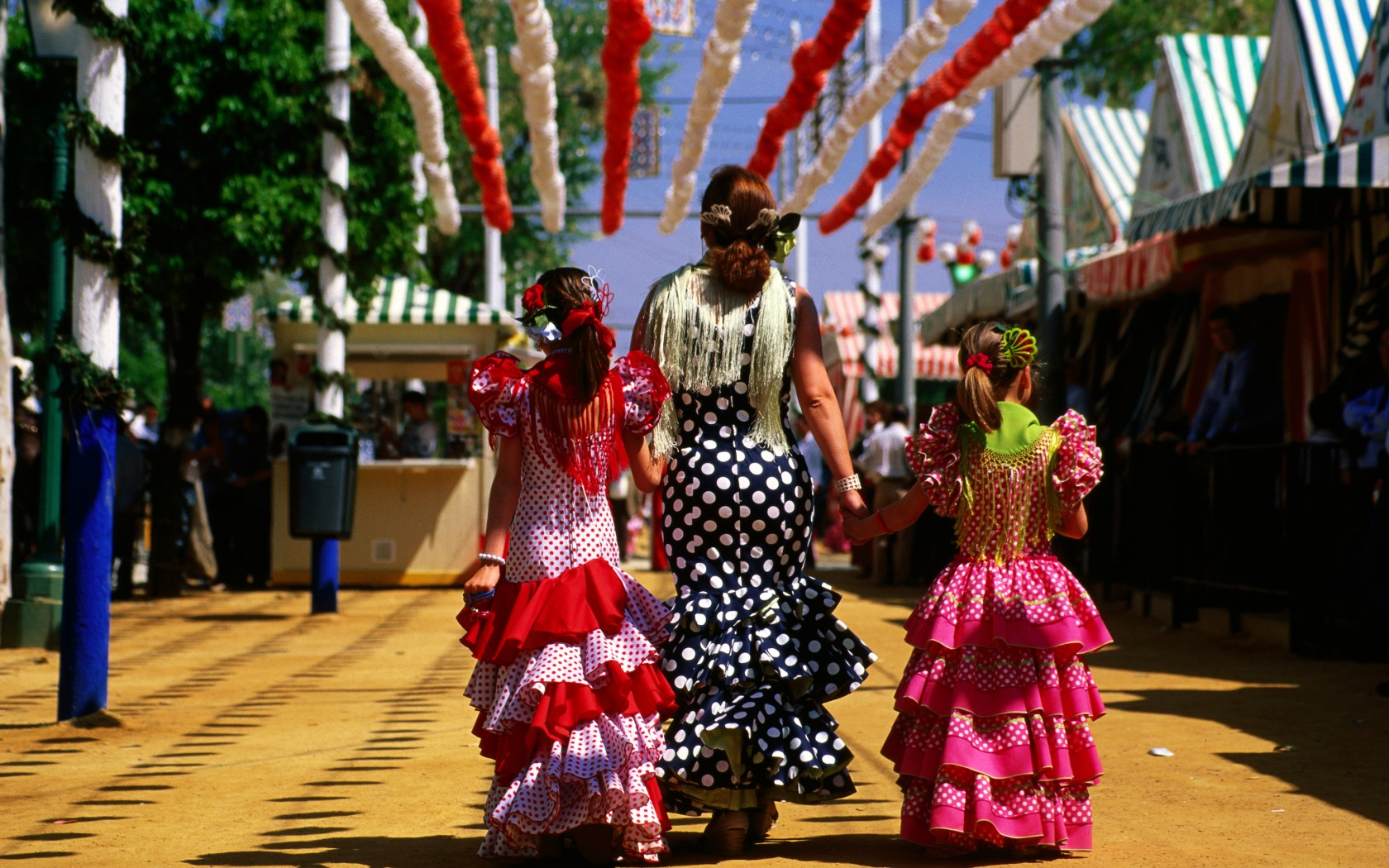 Испания особенности страны. Андалусия фламенко. Андалусия фестиваль фламенко. Испания культура. Испанские традиции.
