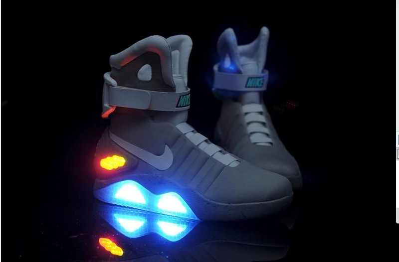 nike glowing shoes