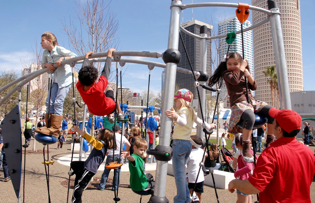 Скачай people playground. Playground фильм 2015. Kids Playground at Park. Playground белый. People Playground остров.