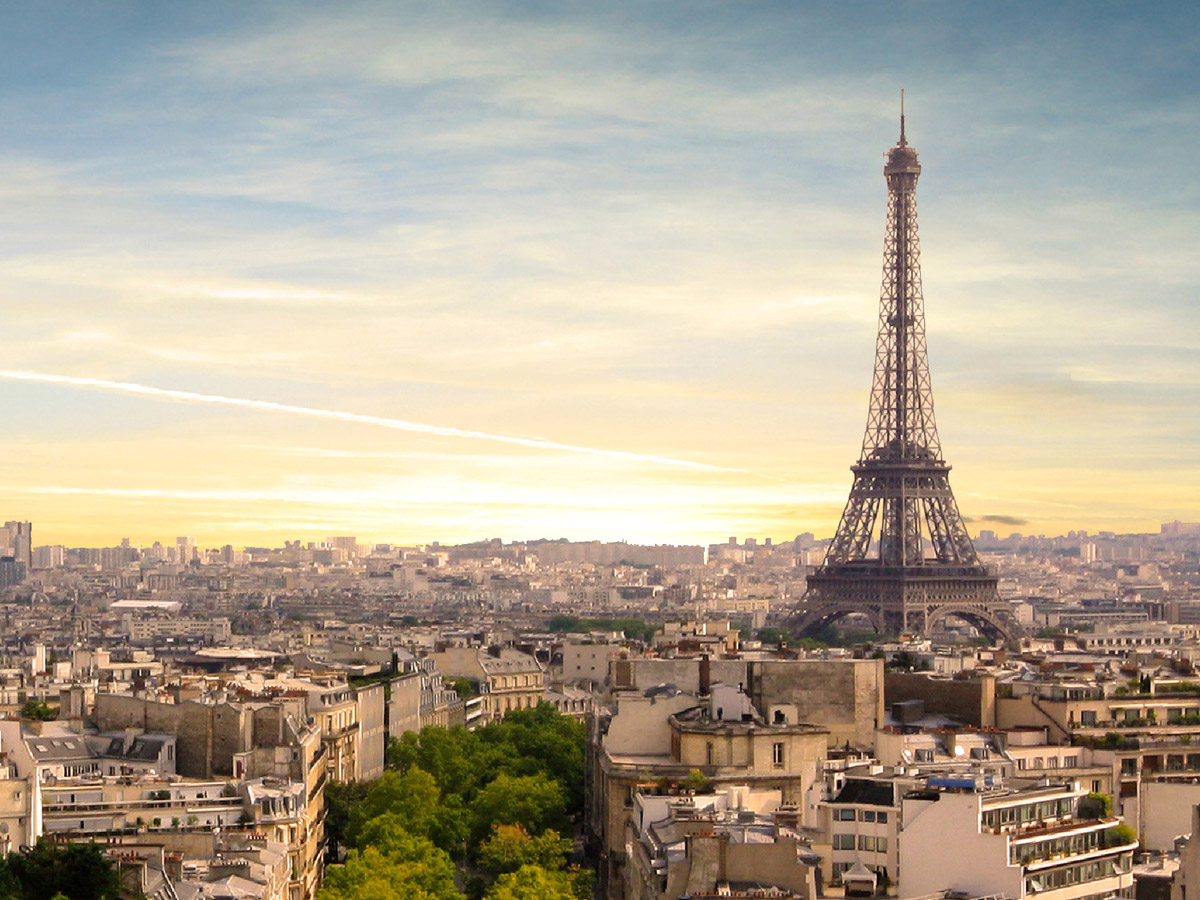 la Tour Eiffel on emaze