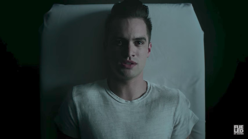 Клип panic at the disco emperor's new. Panic at the disco emperor's new. Brendon urie la devotee. Panic at the disco тату. Клип panic.