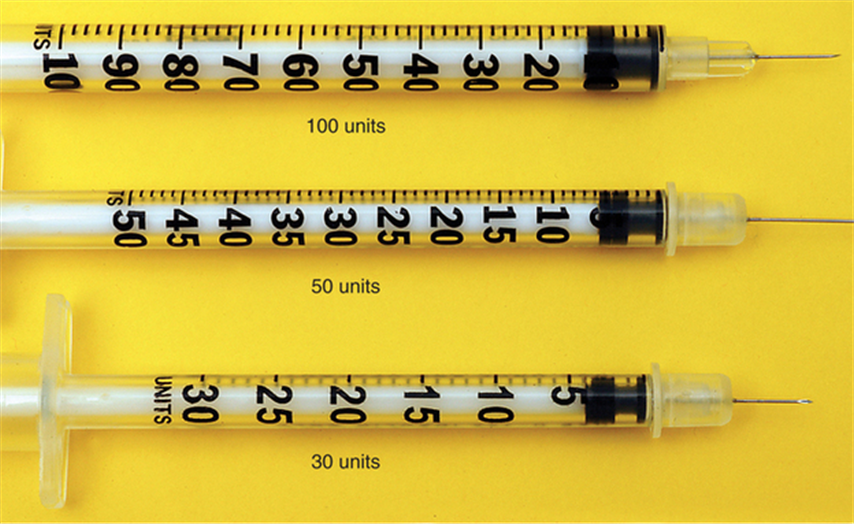 Сколько единиц инсулина в 1 мл. Инсулиновый шприц 50 Unit. Инсулиновый шприц 30 юнитов. Инсулиновый шприц 100 Units. 0 1 Мл в инсулиновом шприце на 100.