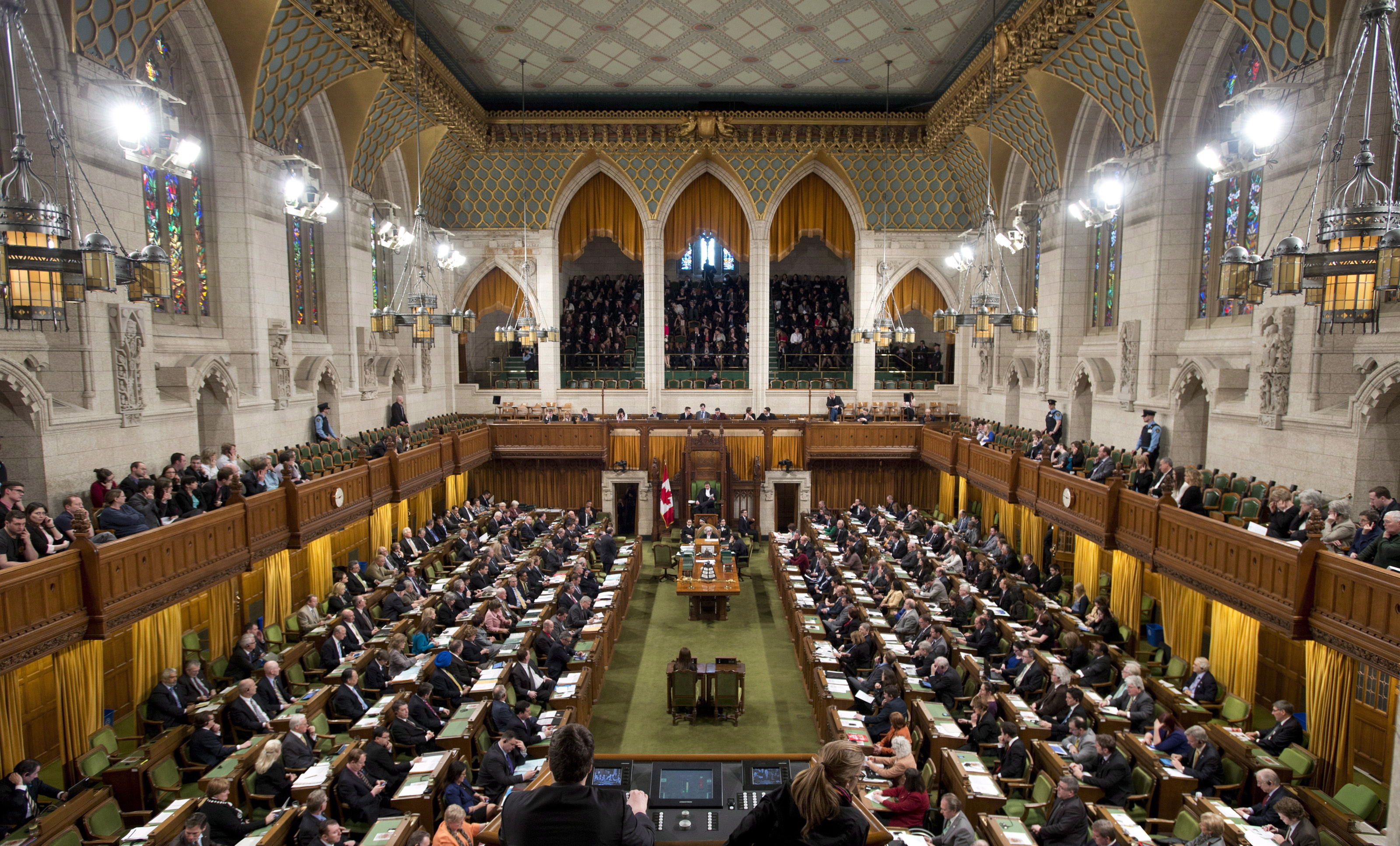 Палата общин с каким событием связано. Парламент Великобритании палата общин. Палаты общин (House of Commons). Нижняя палата парламента Великобритании. Палаты парламента Канады.